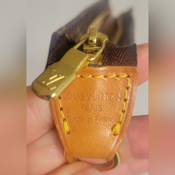 Authentic Louis Vuitton Monogram Pouch ,Serial Number :AR0020 - Picture 6 of 10